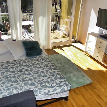 Apartment Iris Makarska