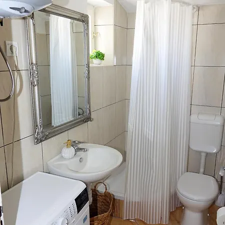 Iris Apartment